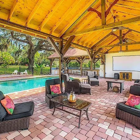 Themed Speak Easy With Pool, Hot Tub, & Lake
